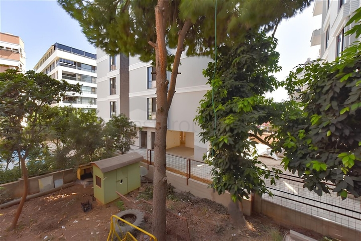 Spacious 3+1 apartment in the center of Alanya