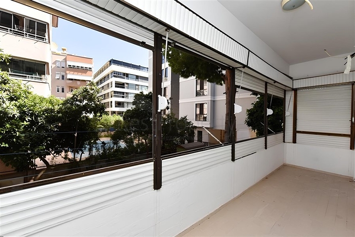 Spacious 3+1 apartment in the center of Alanya