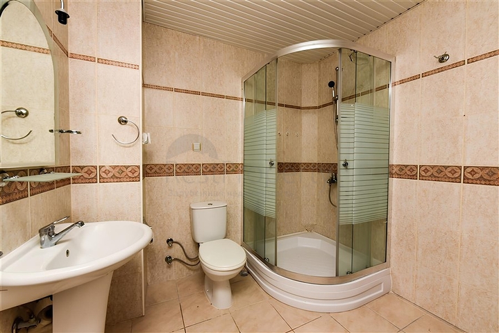 Spacious 3+1 apartment in the center of Alanya