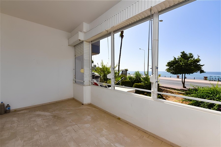 Spacious 3+1 apartment in the center of Alanya