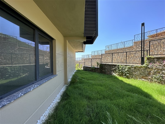 Five-room duplex for citizenship with direct sea and mountain views