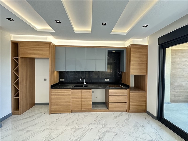 Five-room duplex for citizenship with direct sea and mountain views