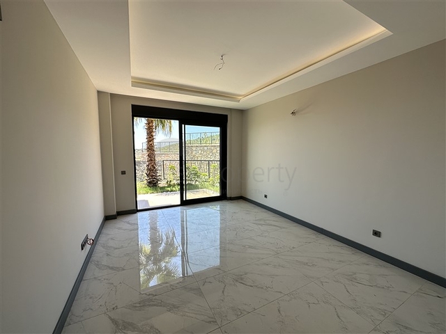 Five-room duplex for citizenship with direct sea and mountain views