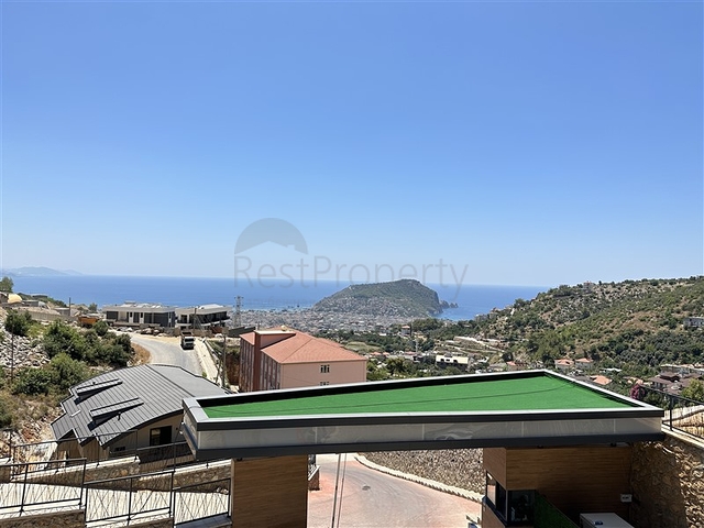 Five-room duplex for citizenship with direct sea and mountain views