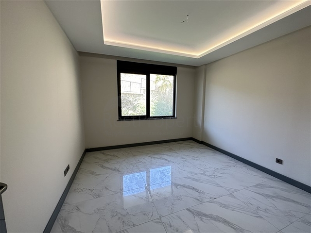 Five-room duplex for citizenship with direct sea and mountain views