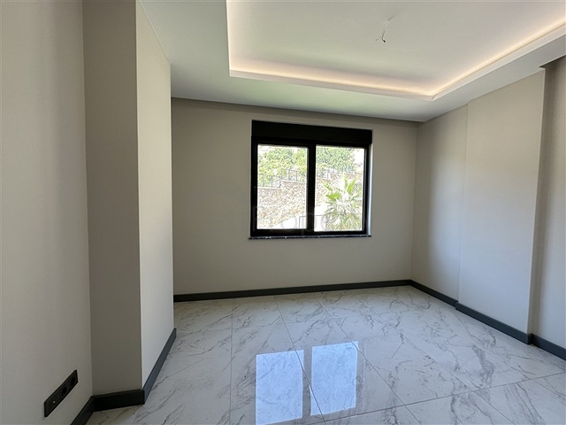 Five-room duplex for citizenship with direct sea and mountain views