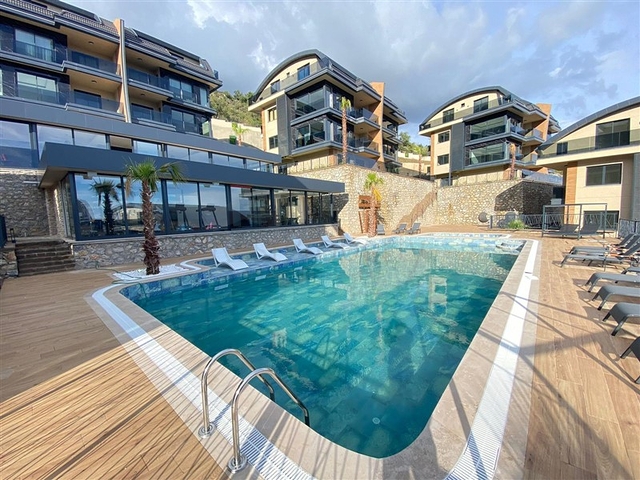 Five-room duplex for citizenship with direct sea and mountain views