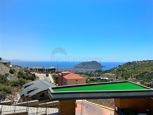 Five-room duplex for citizenship with direct sea and mountain views