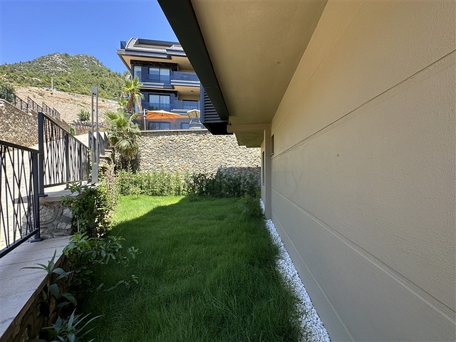 Five-room duplex for citizenship with direct sea and mountain views