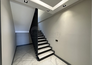 Five-room duplex for citizenship with direct sea and mountain views