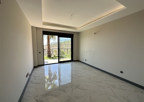 Five-room duplex for citizenship with direct sea and mountain views