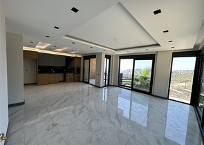 Five-room duplex for citizenship with direct sea and mountain views