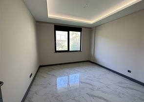 Five-room duplex for citizenship with direct sea and mountain views