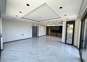 Five-room duplex for citizenship with direct sea and mountain views