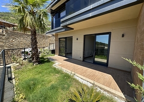 Five-room duplex for citizenship with direct sea and mountain views