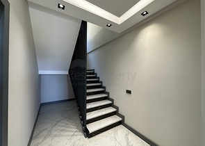 Five-room duplex for citizenship with direct sea and mountain views