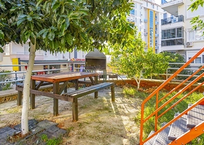 Spacious two-bedroom apartment within walking distance to the sea