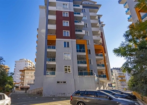 Spacious two-bedroom apartment within walking distance to the sea