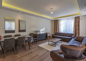 Spacious two-bedroom apartment within walking distance to the sea