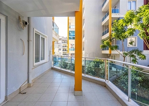 Spacious two-bedroom apartment within walking distance to the sea