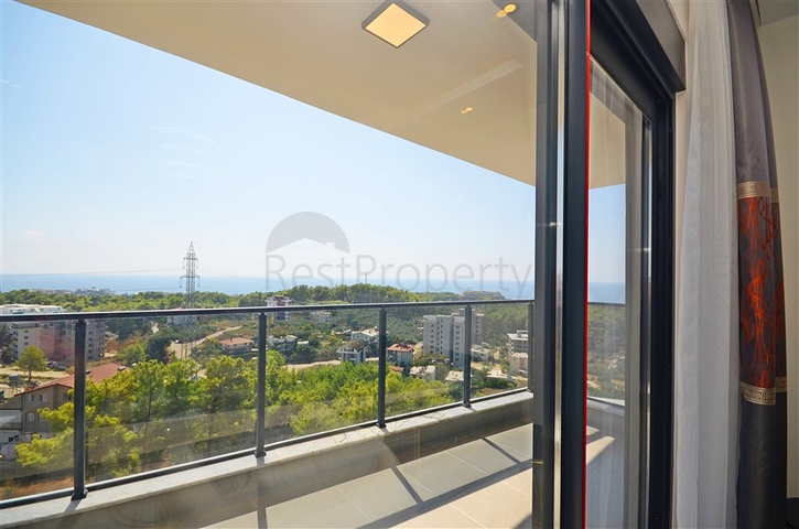 Apartments with sea view in a new complex in Avsallar district