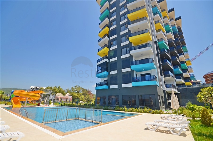 Apartments with sea view in a new complex in Avsallar district