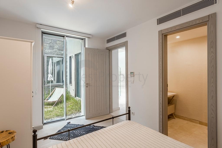 Modern villas with private pools in Yalikavak 