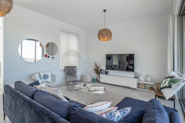 Modern villas with private pools in Yalikavak 