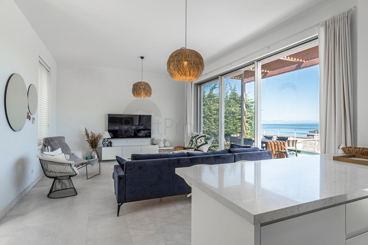 Modern villas with private pools in Yalikavak 