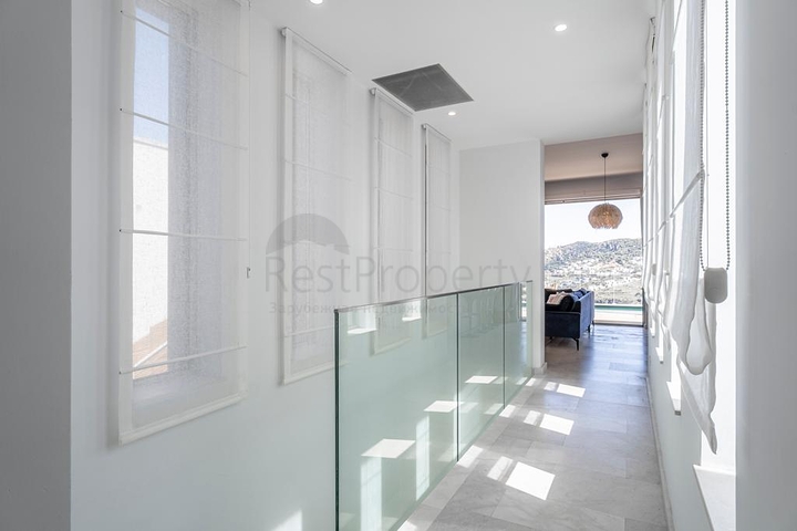 Modern villas with private pools in Yalikavak 