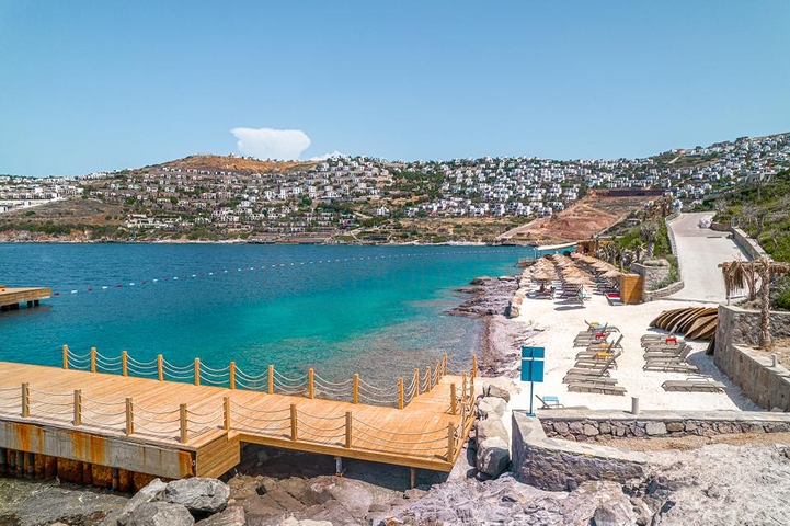 Modern villas with private pools in Yalikavak 