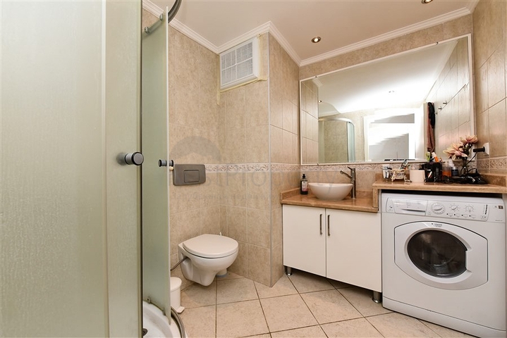 Large 2+1 apartment with stunning views of the city 