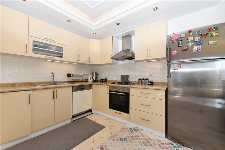 Large 2+1 apartment with stunning views of the city 