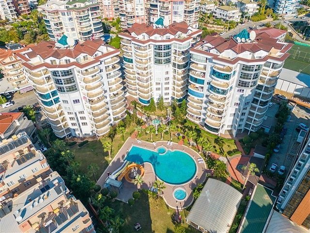 Large 2+1 apartment with stunning views of the city 