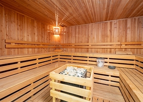 Large 2+1 apartment with stunning views of the city 