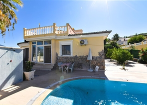 Three-bedroom villa with elegant renovation