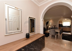 Three-bedroom villa with elegant renovation