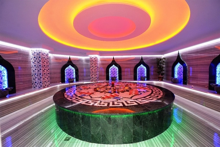 Furnished 4+1 penthouse with sea view in Mahmutlar