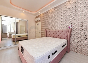 Furnished 4+1 penthouse with sea view in Mahmutlar