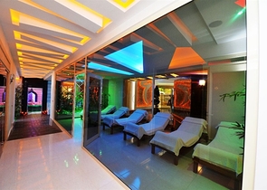 Furnished 4+1 penthouse with sea view in Mahmutlar