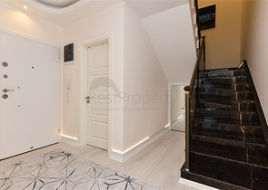 Furnished 4+1 penthouse with sea view in Mahmutlar