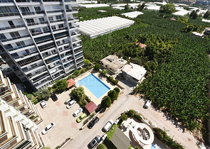 Furnished 4+1 penthouse with sea view in Mahmutlar