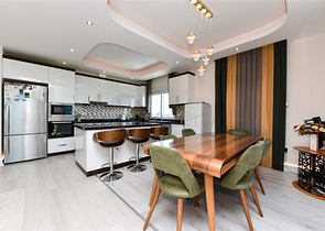 Furnished 4+1 penthouse with sea view in Mahmutlar