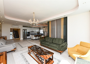 Furnished 4+1 penthouse with sea view in Mahmutlar