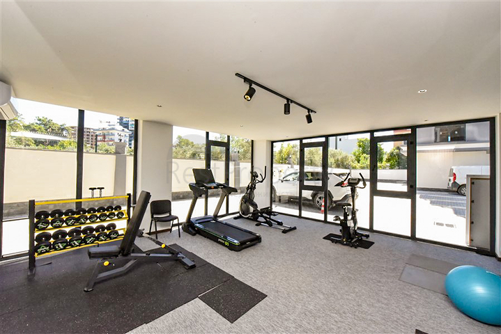 Three-bedroom penthouse with views of coniferous forests and the Mediterranean Sea