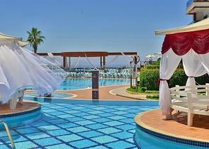 Spacious 3+1 apartment in a premium segment complex