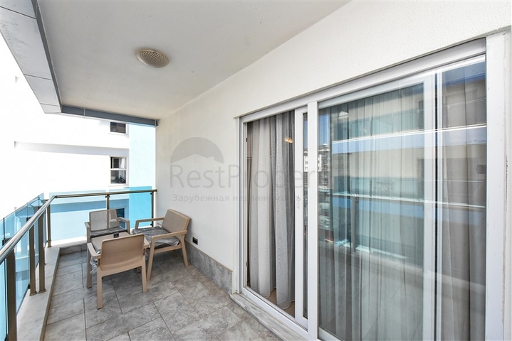 Beautiful apartment in a residence by the sea in the Mahmutlar area.