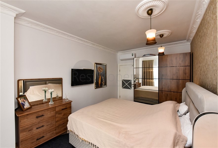 Beautiful apartment in a residence by the sea in the Mahmutlar area.