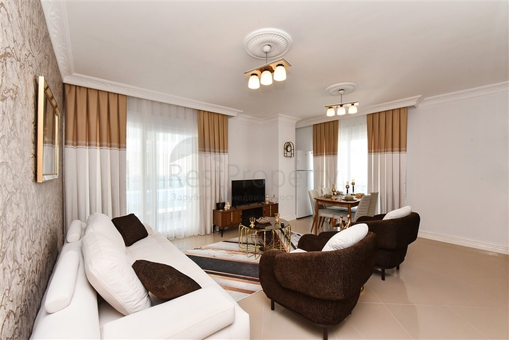 Beautiful apartment in a residence by the sea in the Mahmutlar area.