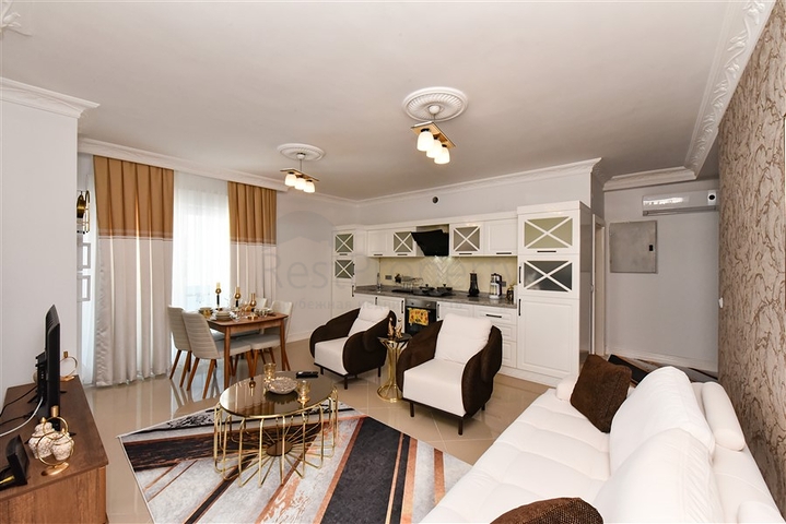 Beautiful apartment in a residence by the sea in the Mahmutlar area.